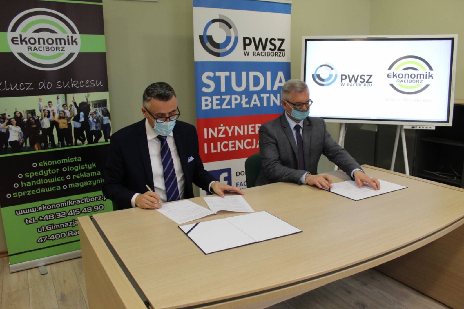 Zdjęcie w galerii na portalu naszwodzislaw.com: PWSZ podpisała umowę o współpracy z raciborskim Ekonomikiem wiadomości z regionu
