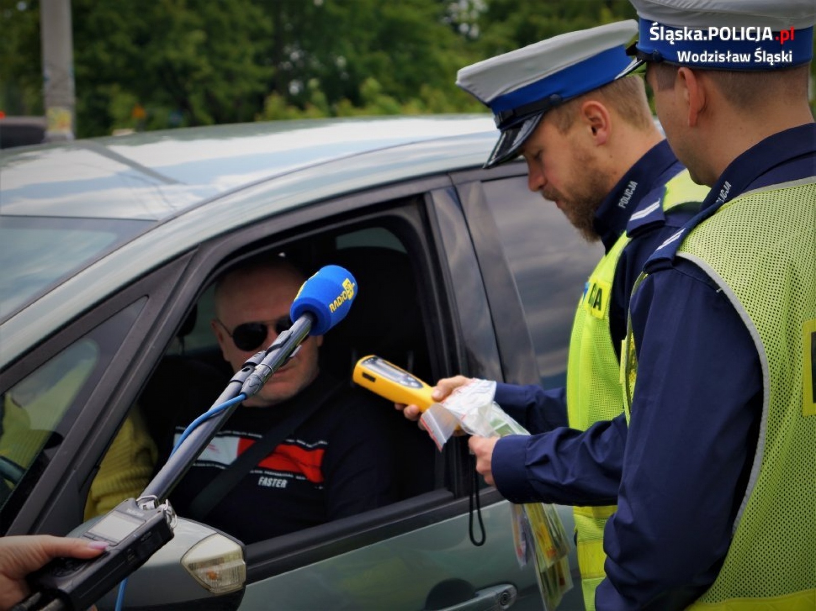 Zdjęcie w galerii na portalu naszwodzislaw.com: Nie piję. Prowadzę. Żyję. Nowa kampania wodzisławskich policjantów wiadomości z regionu