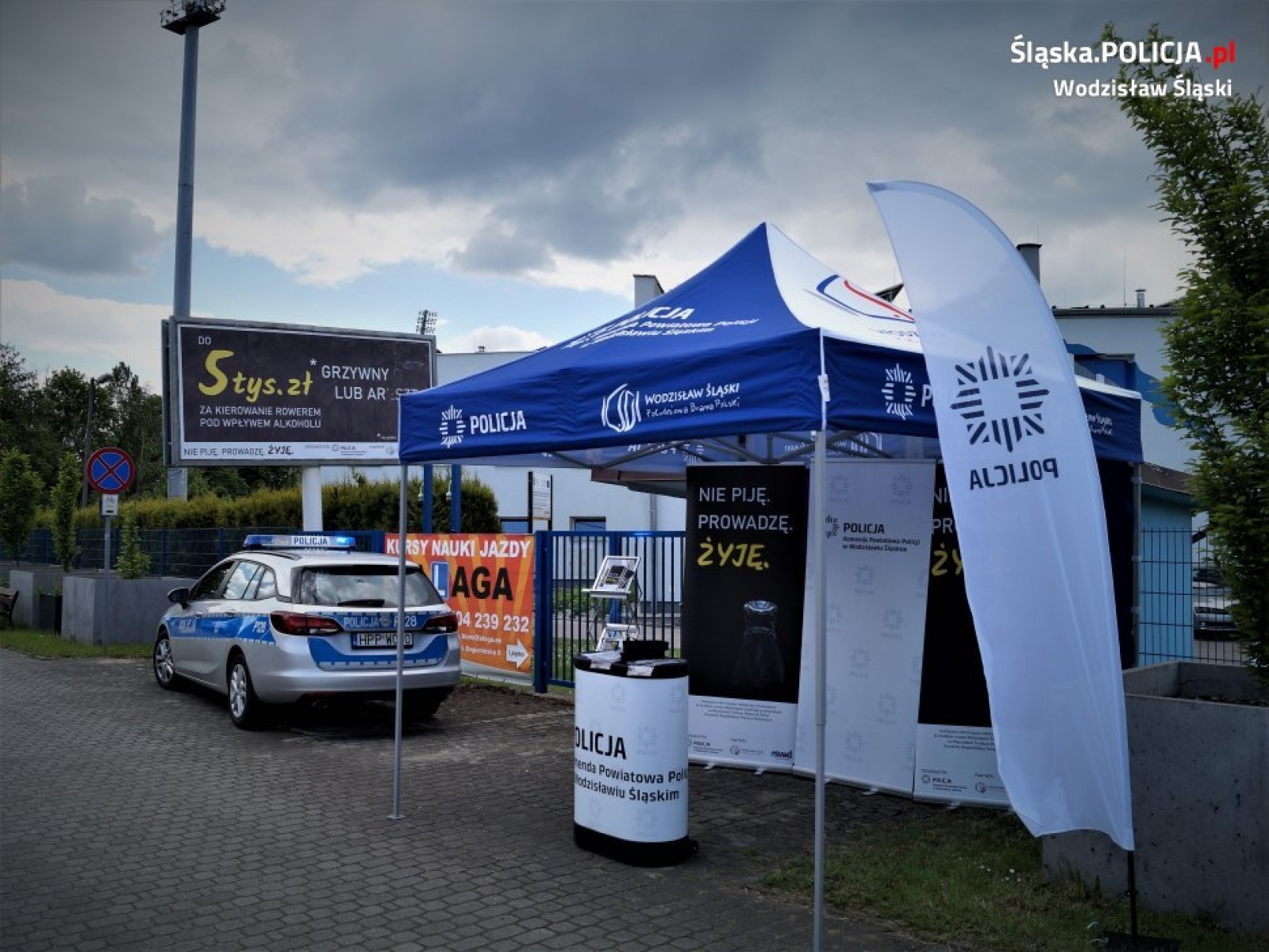 Zdjęcie w galerii na portalu naszwodzislaw.com: Nie piję. Prowadzę. Żyję. Nowa kampania wodzisławskich policjantów wiadomości z regionu