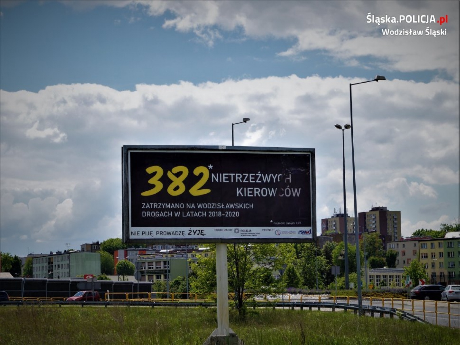 Zdjęcie w galerii na portalu naszwodzislaw.com: Nie piję. Prowadzę. Żyję. Nowa kampania wodzisławskich policjantów wiadomości z regionu