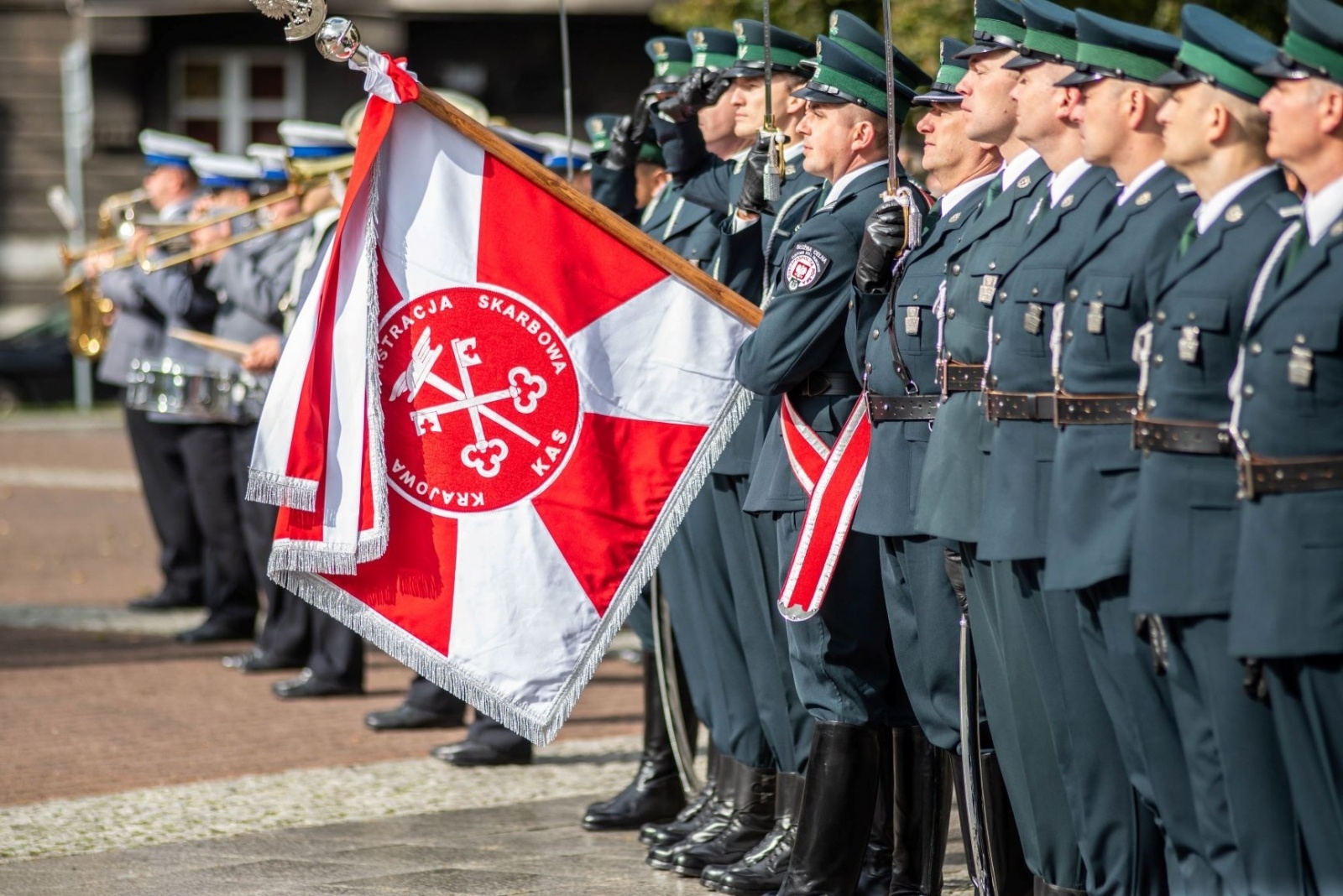 Zdjęcie w galerii na portalu naszwodzislaw.com: Śląska KAS chce przyjąć 50 funkcjonariuszy. Sprawdź, ile płaci na start wiadomości z regionu