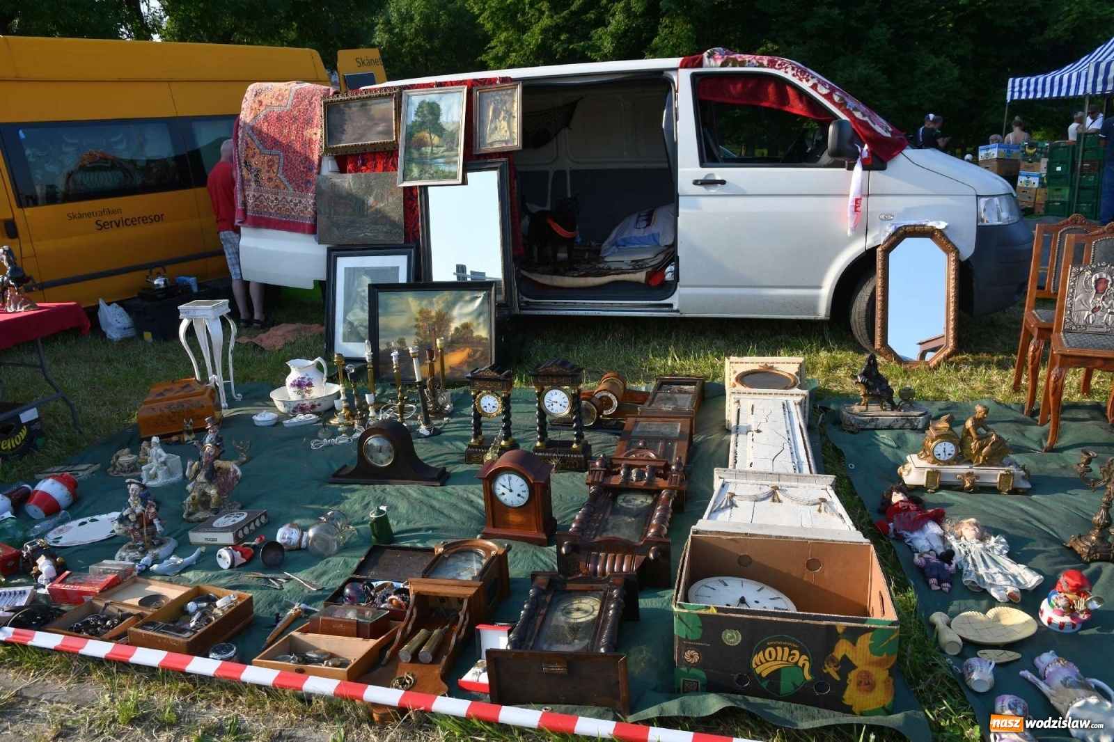 Zdjęcie w galerii na portalu naszwodzislaw.com: Jarmark w Chałupkach. Sprzedający nie zawiedli [WIDEO] wiadomości z regionu