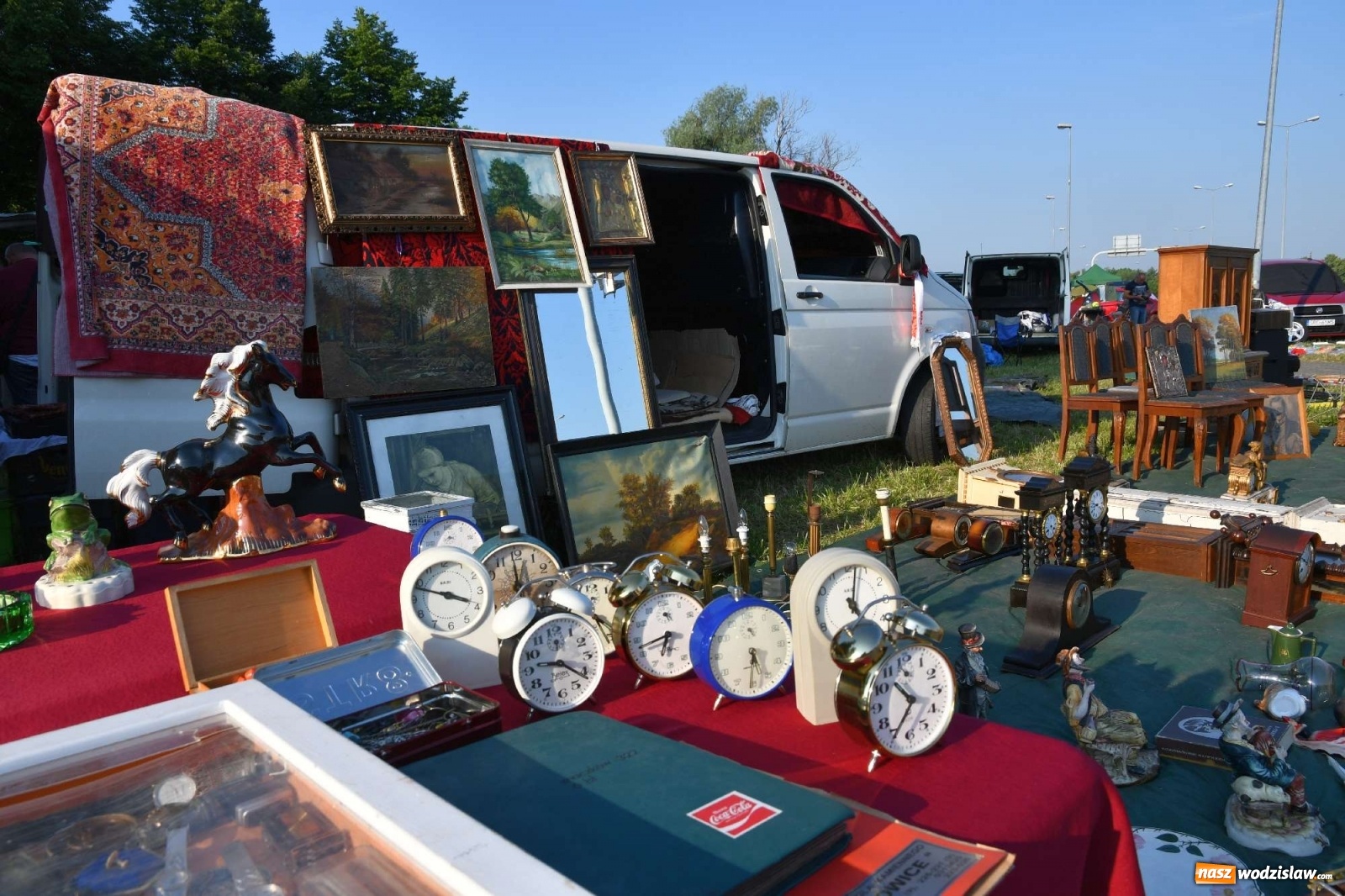 Zdjęcie w galerii na portalu naszwodzislaw.com: Jarmark w Chałupkach. Sprzedający nie zawiedli [WIDEO] wiadomości z regionu