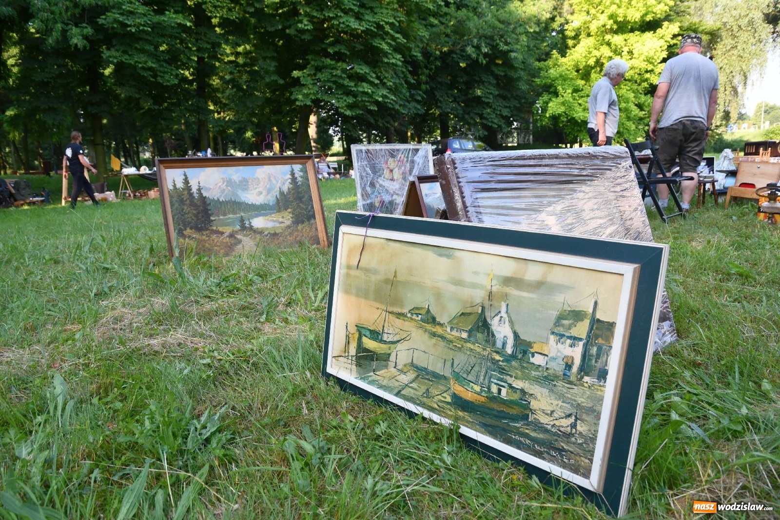 Zdjęcie w galerii na portalu naszwodzislaw.com: Jarmark w Chałupkach. Sprzedający nie zawiedli [WIDEO] wiadomości z regionu