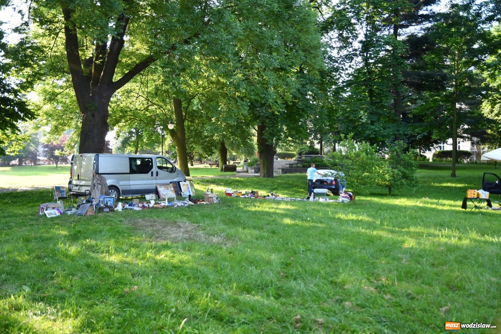 Zdjęcie w galerii na portalu naszwodzislaw.com: Jarmark w Chałupkach. Sprzedający nie zawiedli [WIDEO] wiadomości z regionu