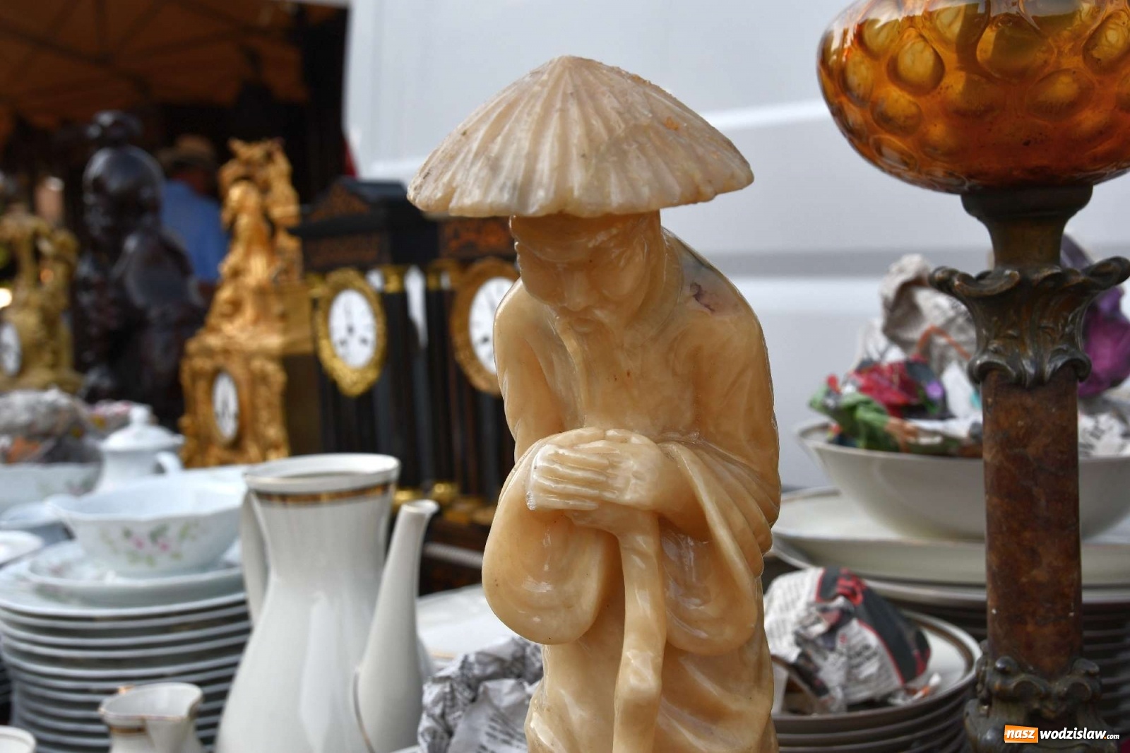 Zdjęcie w galerii na portalu naszwodzislaw.com: Jarmark w Chałupkach. Sprzedający nie zawiedli [WIDEO] wiadomości z regionu