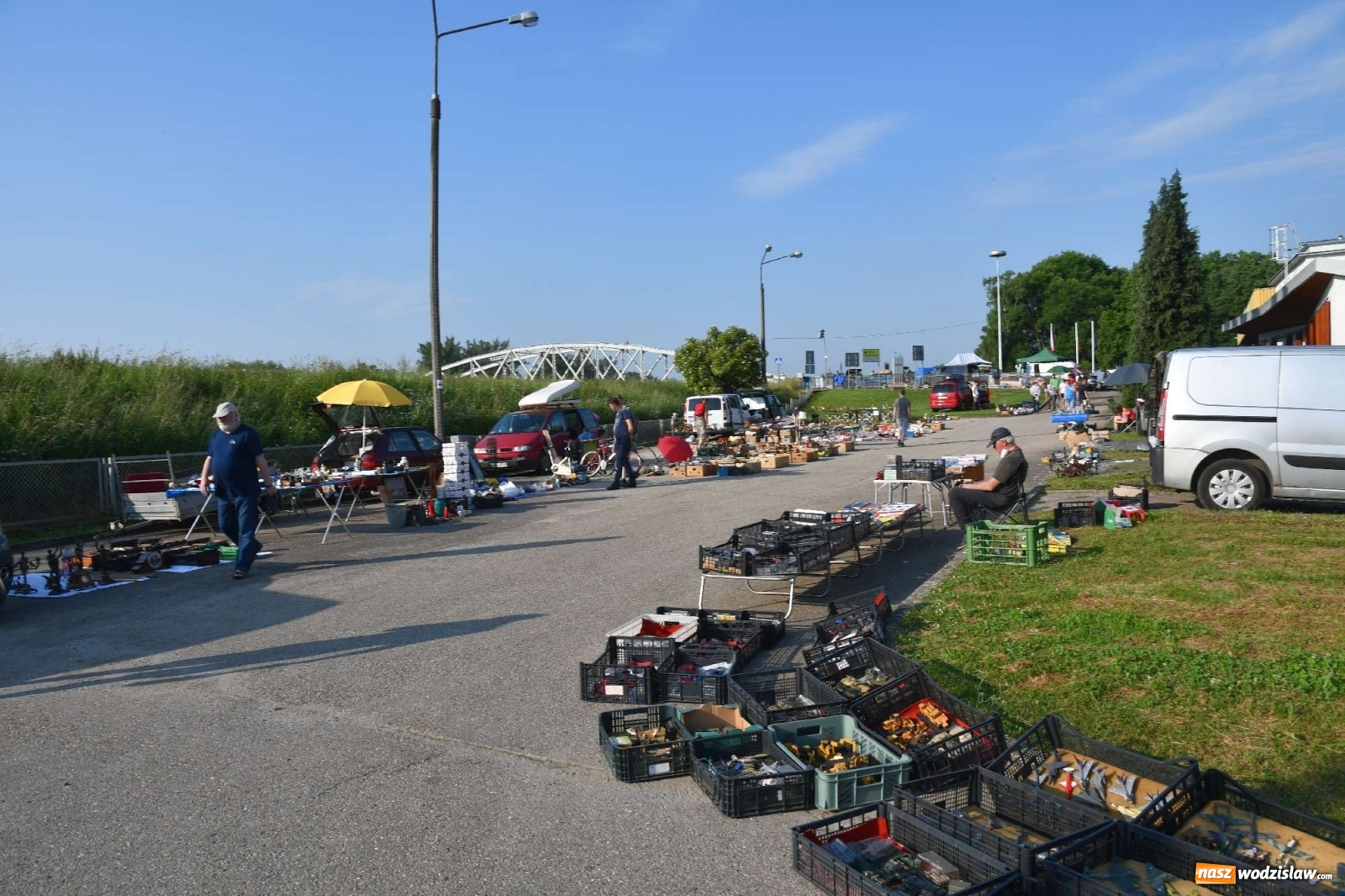 Zdjęcie w galerii na portalu naszwodzislaw.com: Jarmark w Chałupkach. Sprzedający nie zawiedli [WIDEO] wiadomości z regionu