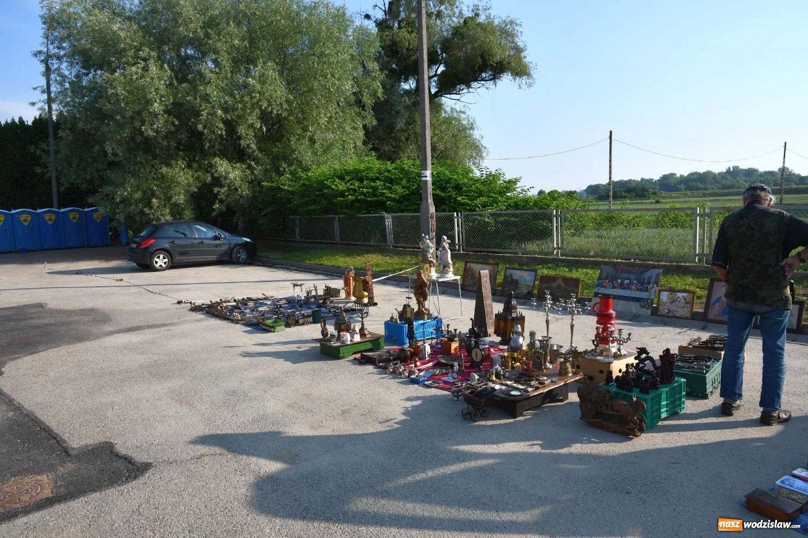 Zdjęcie w galerii na portalu naszwodzislaw.com: Jarmark w Chałupkach. Sprzedający nie zawiedli [WIDEO] wiadomości z regionu