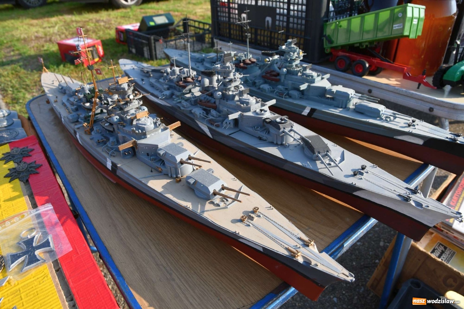 Zdjęcie w galerii na portalu naszwodzislaw.com: Jarmark w Chałupkach. Sprzedający nie zawiedli [WIDEO] wiadomości z regionu