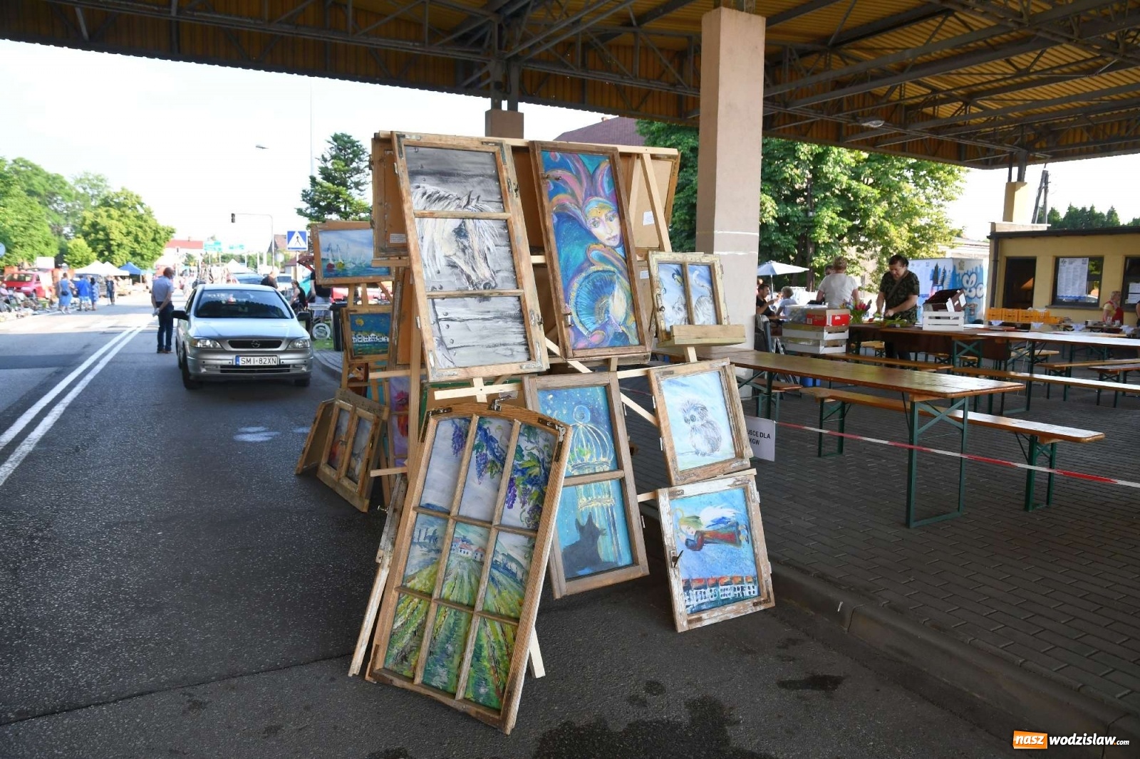 Zdjęcie w galerii na portalu naszwodzislaw.com: Jarmark w Chałupkach. Sprzedający nie zawiedli [WIDEO] wiadomości z regionu