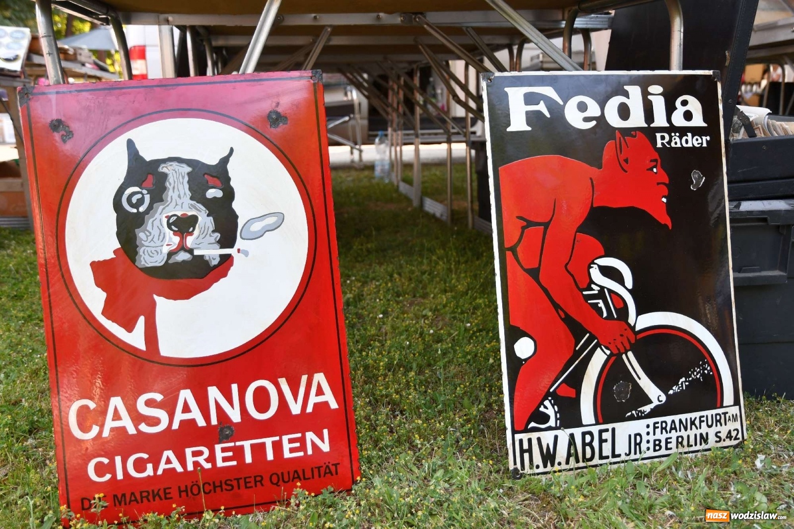 Zdjęcie w galerii na portalu naszwodzislaw.com: Jarmark w Chałupkach. Sprzedający nie zawiedli [WIDEO] wiadomości z regionu