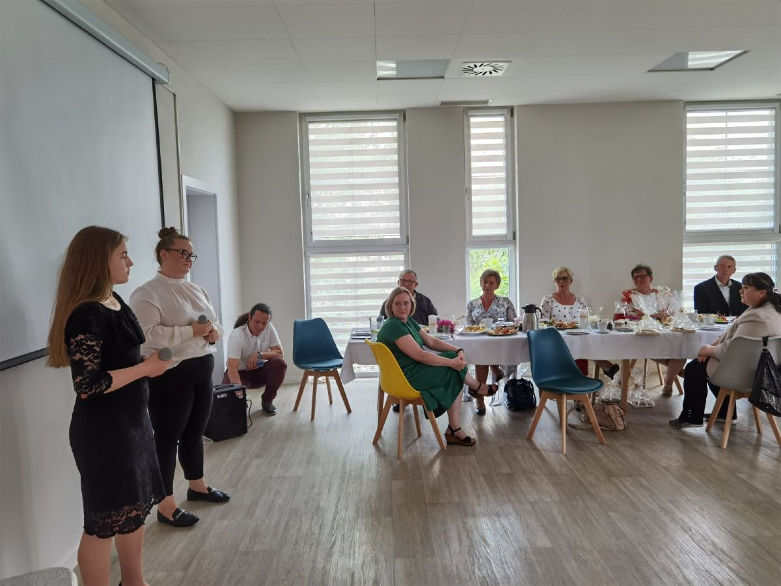 Zdjęcie w galerii na portalu naszwodzislaw.com: Z rodzinami zastępczymi o ich problemach wiadomości z regionu