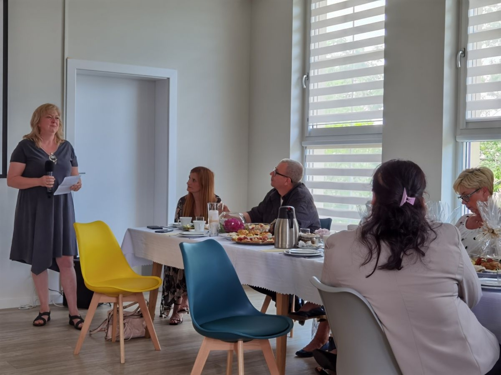 Zdjęcie w galerii na portalu naszwodzislaw.com: Z rodzinami zastępczymi o ich problemach wiadomości z regionu