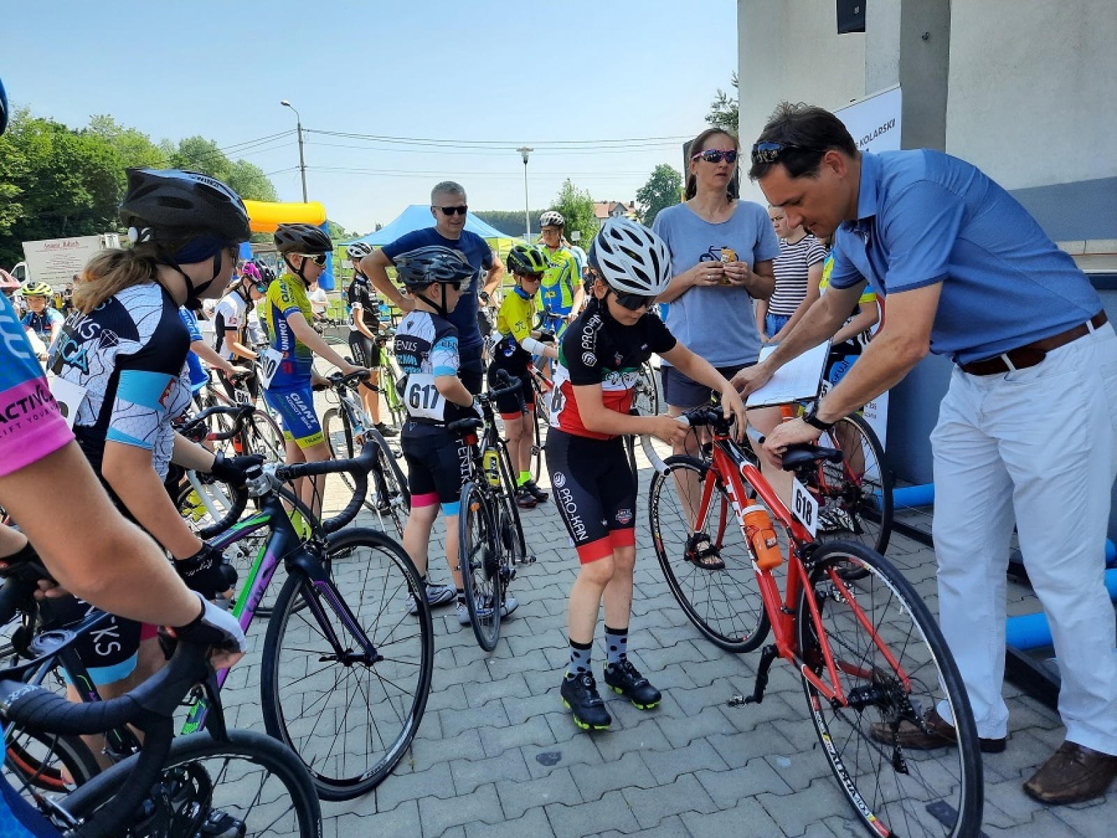 Zdjęcie w galerii na portalu naszwodzislaw.com: Kolarski weekend w Gminie Mszana wiadomości z regionu