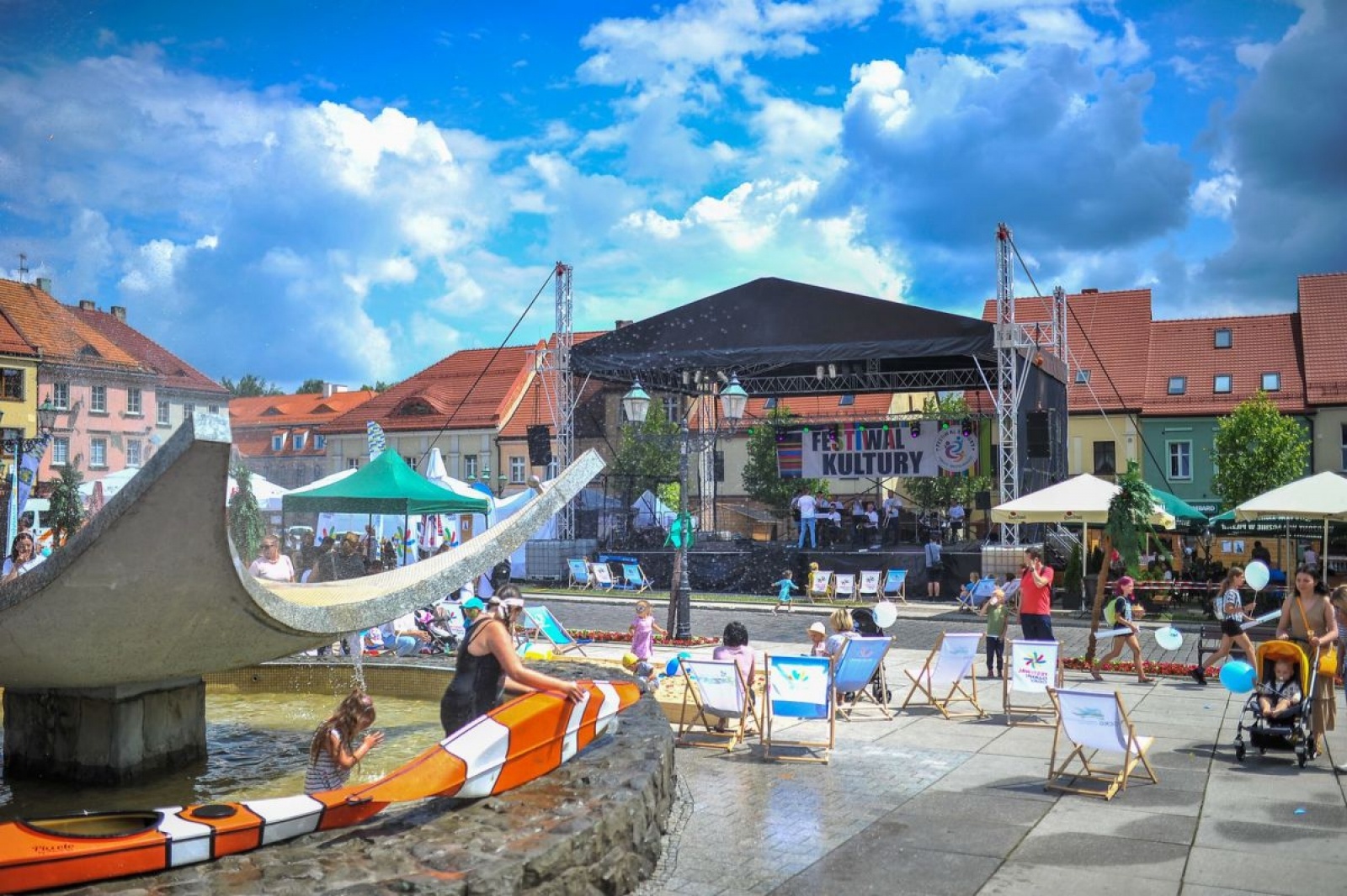 Zdjęcie w galerii na portalu naszwodzislaw.com: Za nami dwa dni festiwalowej zabawy! [FOTO] wiadomości z regionu