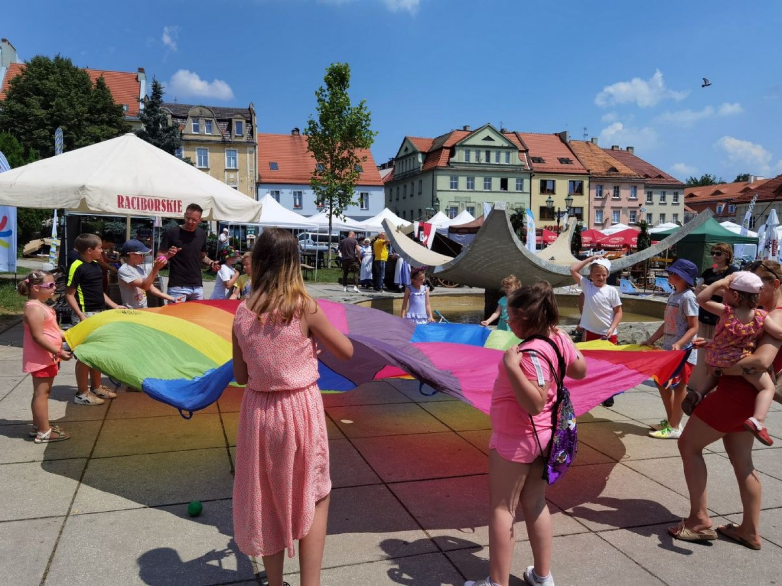 Zdjęcie w galerii na portalu naszwodzislaw.com: Za nami dwa dni festiwalowej zabawy! [FOTO] wiadomości z regionu