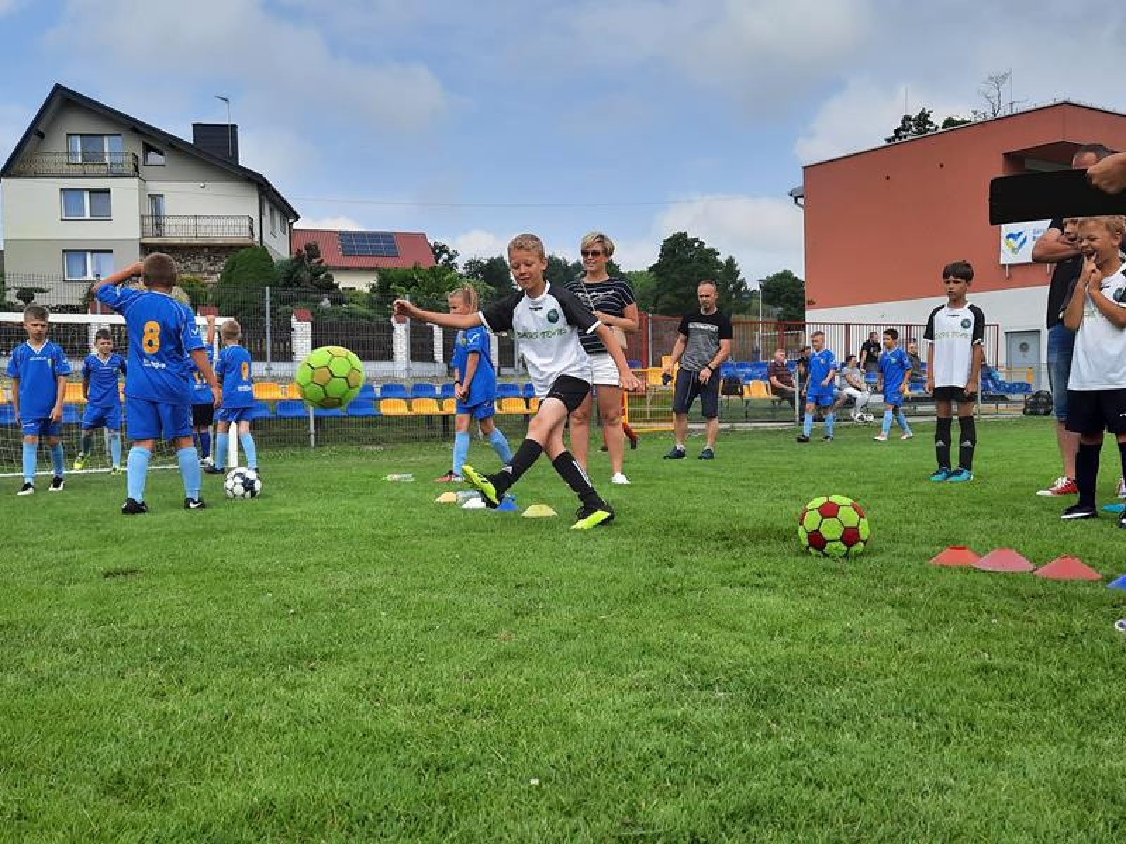 Zdjęcie w galerii na portalu naszwodzislaw.com: Bezpieczne granie w Gminie Mszana [FOTO] wiadomości z regionu
