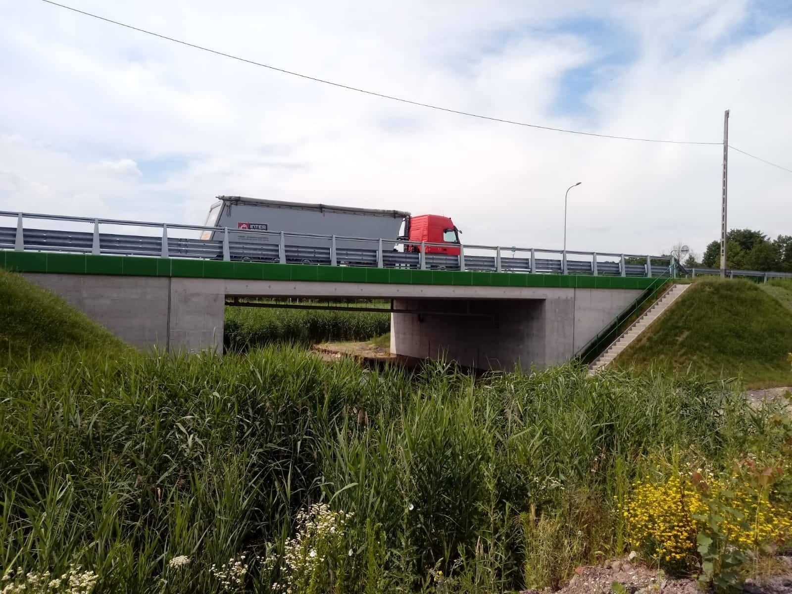 Zdjęcie w galerii na portalu naszwodzislaw.com: Nowo wybudowany wiadukt na DW 933 oddany do użytku [FOTO] wiadomości z regionu