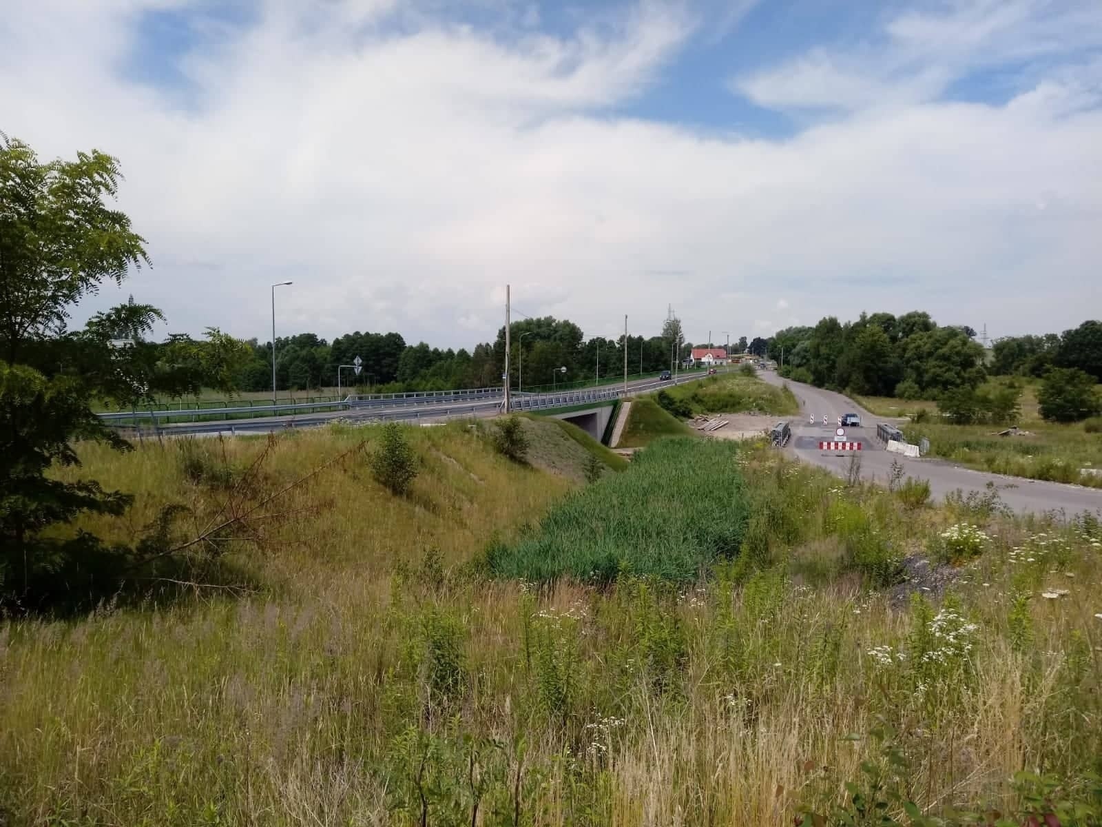 Zdjęcie w galerii na portalu naszwodzislaw.com: Nowo wybudowany wiadukt na DW 933 oddany do użytku [FOTO] wiadomości z regionu