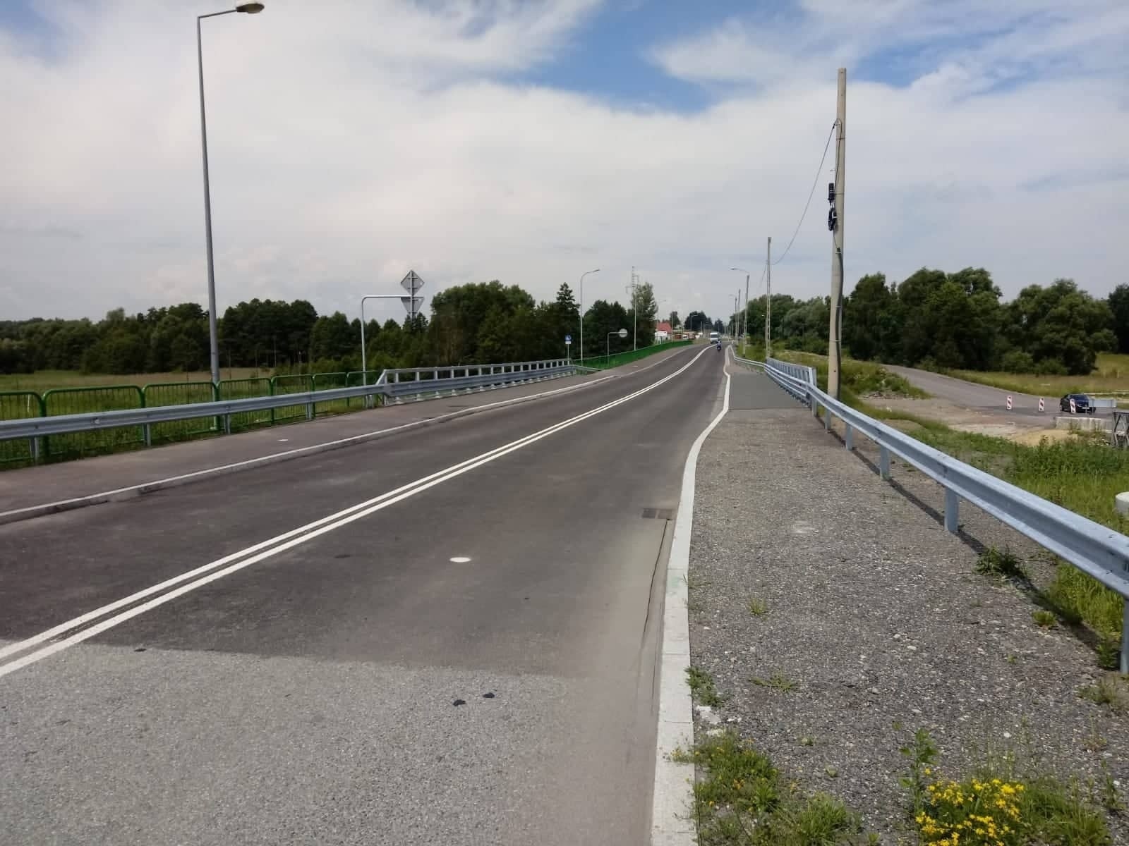 Zdjęcie w galerii na portalu naszwodzislaw.com: Nowo wybudowany wiadukt na DW 933 oddany do użytku [FOTO] wiadomości z regionu