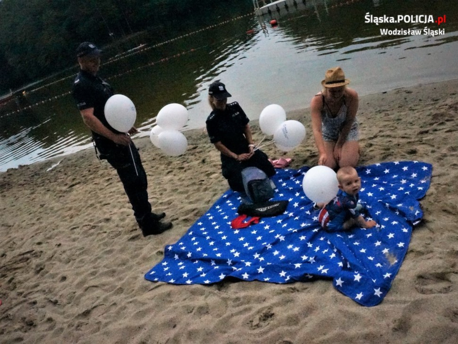 Zdjęcie w galerii na portalu naszwodzislaw.com: Wodzisławscy policjanci o bezpieczeństwie nad wodą wiadomości z regionu