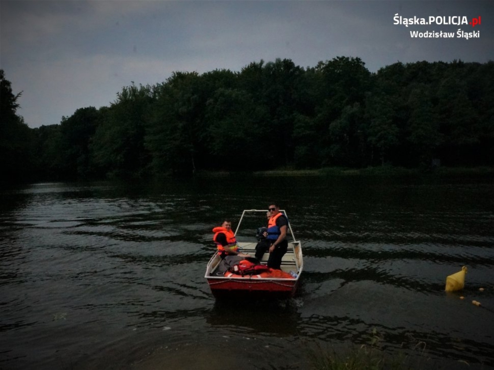Zdjęcie w galerii na portalu naszwodzislaw.com: Wodzisławscy policjanci o bezpieczeństwie nad wodą wiadomości z regionu