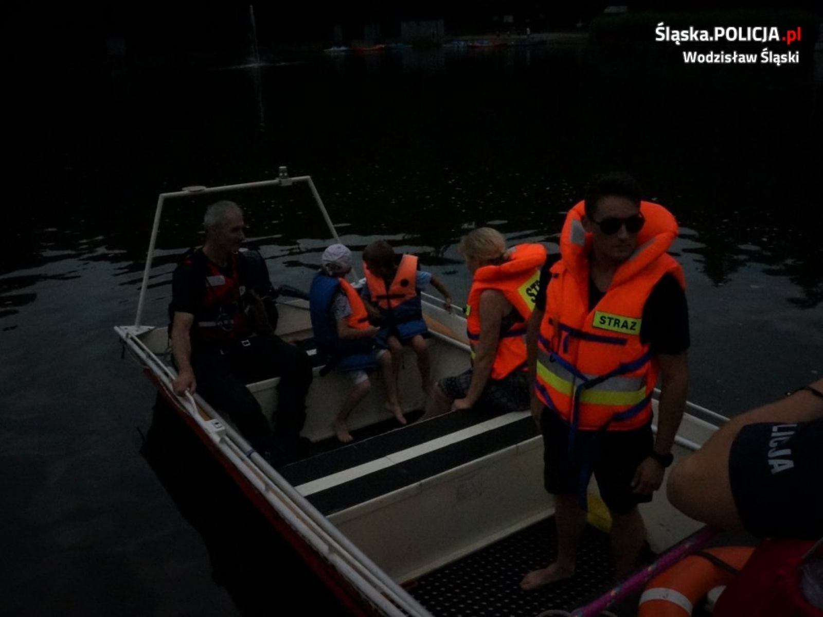 Zdjęcie w galerii na portalu naszwodzislaw.com: Wodzisławscy policjanci o bezpieczeństwie nad wodą wiadomości z regionu