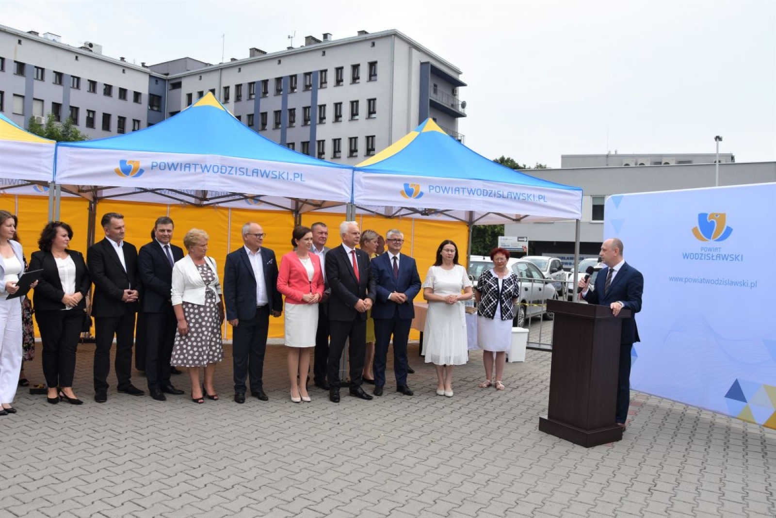 Zdjęcie w galerii na portalu naszwodzislaw.com: Wiceminister zdrowia odwiedził Powiat Wodzisławski wiadomości z regionu