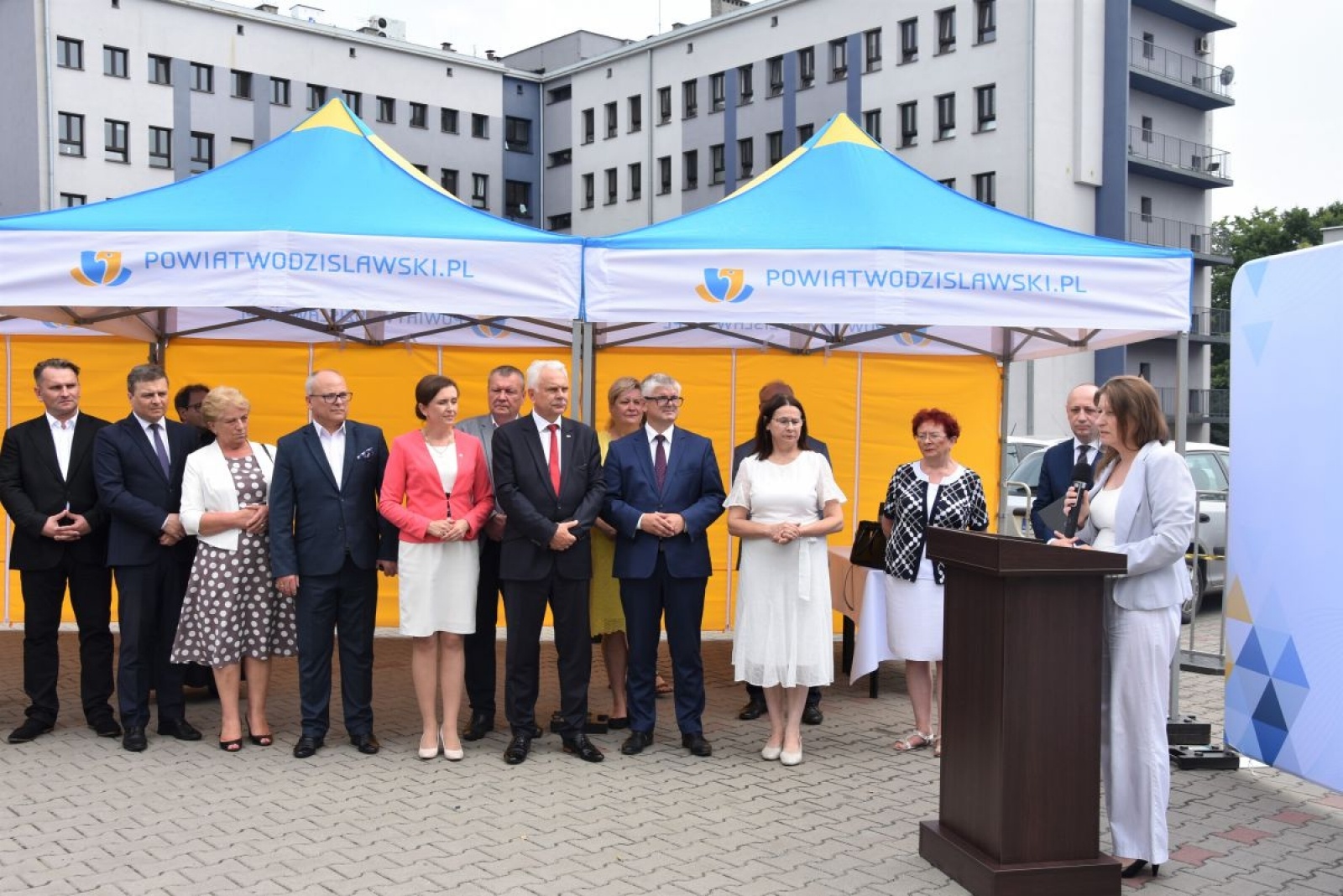 Zdjęcie w galerii na portalu naszwodzislaw.com: Wiceminister zdrowia odwiedził Powiat Wodzisławski wiadomości z regionu