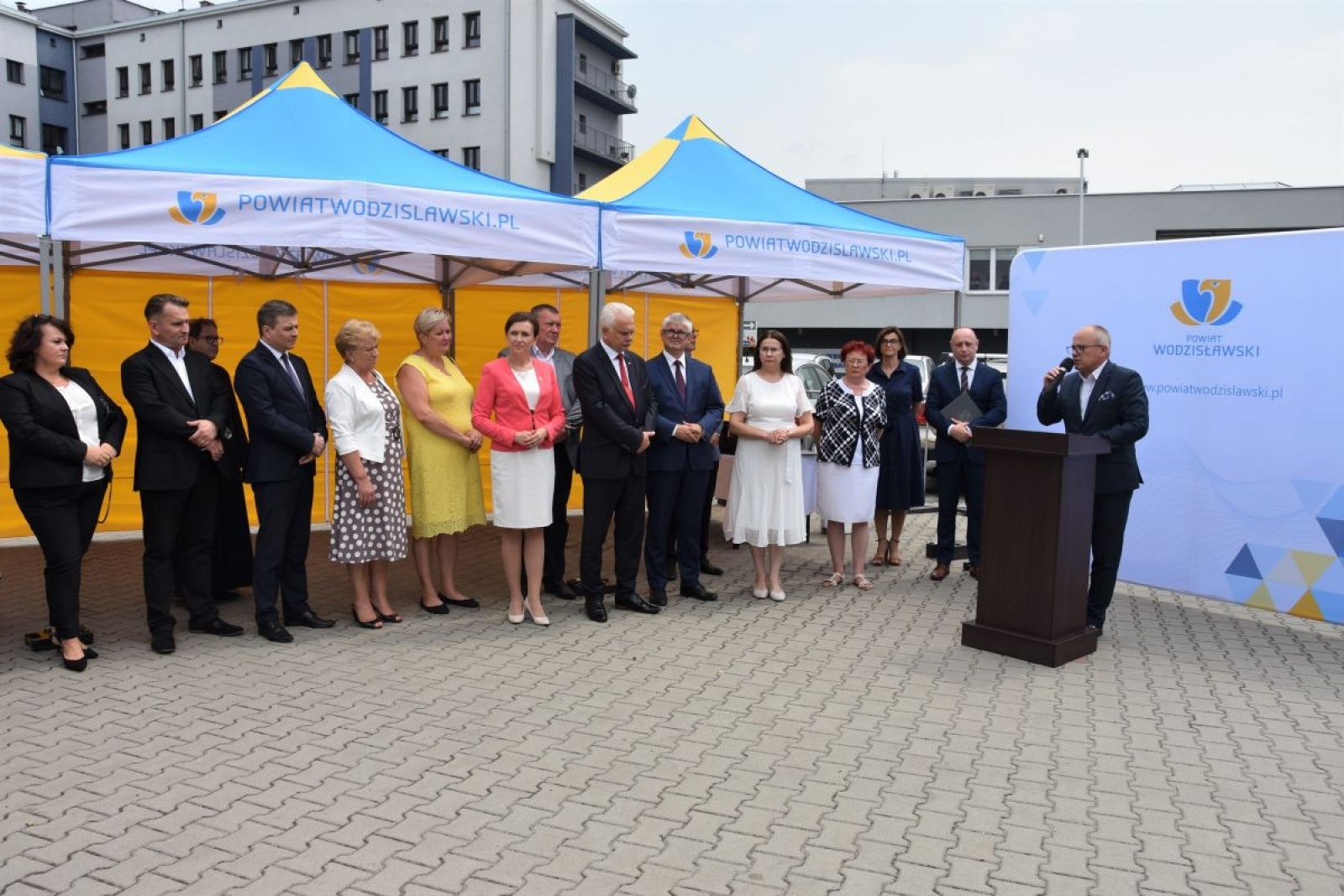 Zdjęcie w galerii na portalu naszwodzislaw.com: Wiceminister zdrowia odwiedził Powiat Wodzisławski wiadomości z regionu