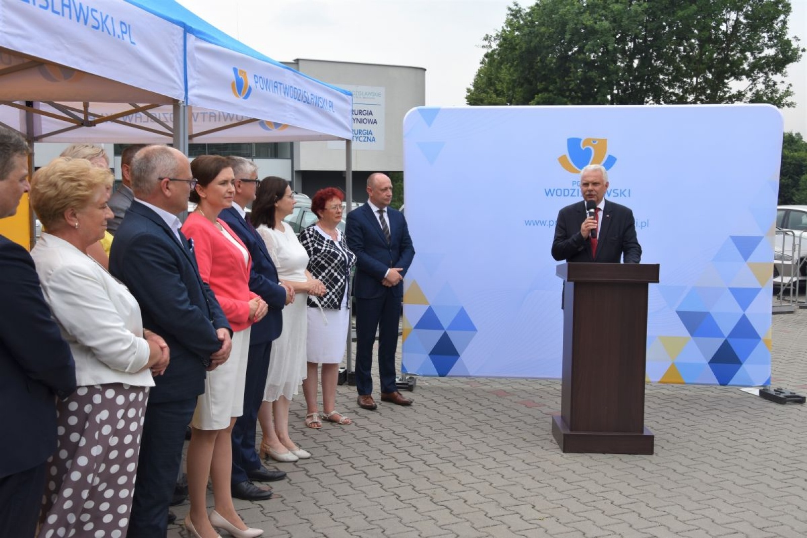 Zdjęcie w galerii na portalu naszwodzislaw.com: Wiceminister zdrowia odwiedził Powiat Wodzisławski wiadomości z regionu