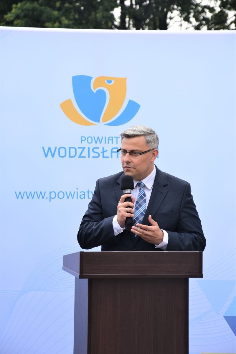 Zdjęcie w galerii na portalu naszwodzislaw.com: Wiceminister zdrowia odwiedził Powiat Wodzisławski wiadomości z regionu