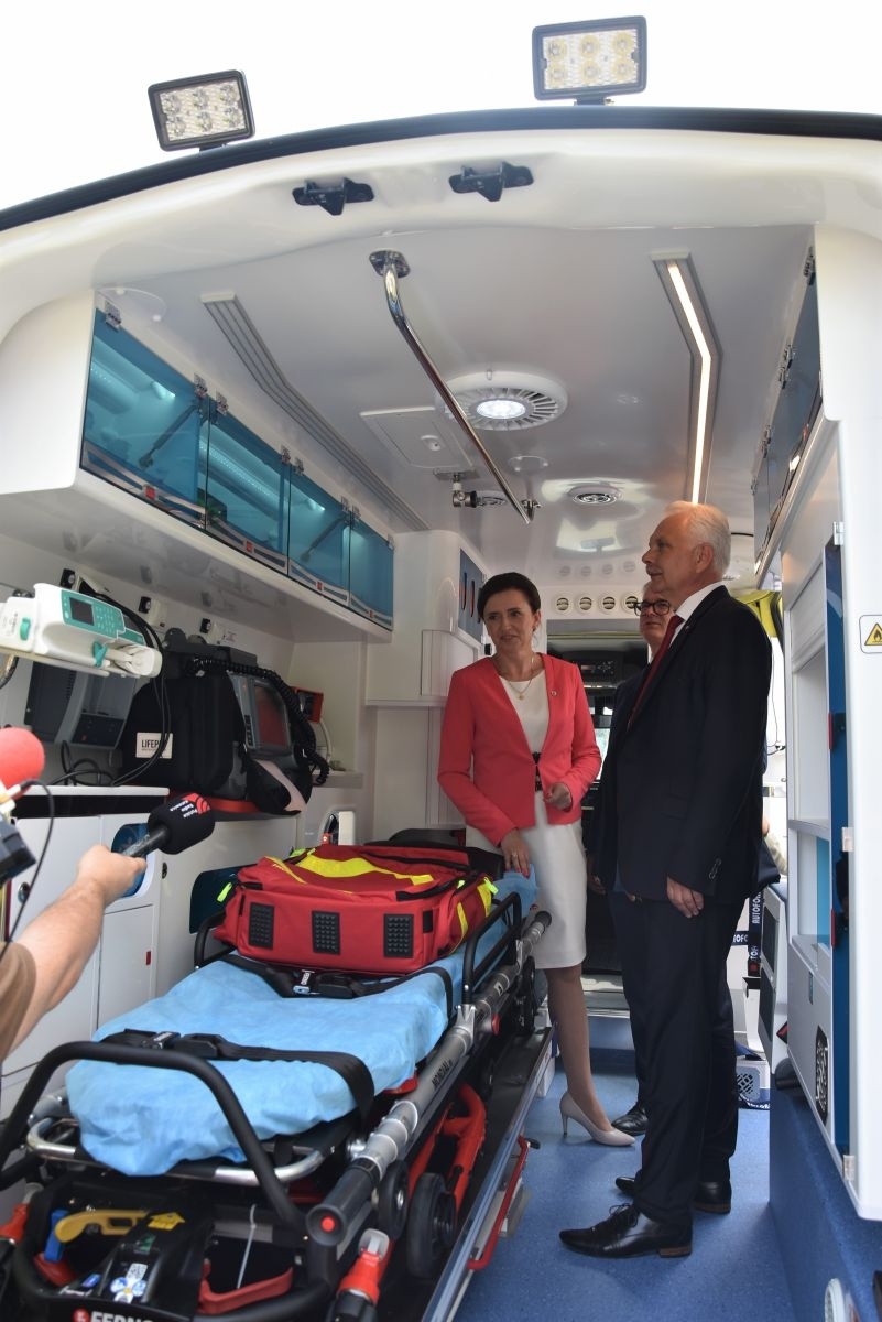 Zdjęcie w galerii na portalu naszwodzislaw.com: Wiceminister zdrowia odwiedził Powiat Wodzisławski wiadomości z regionu