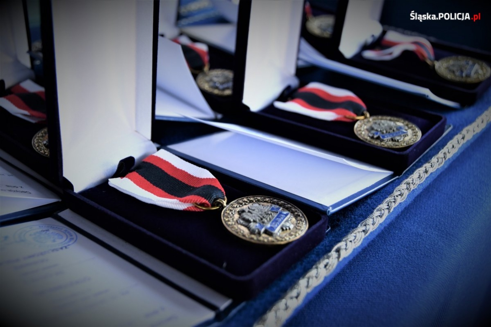 Zdjęcie w galerii na portalu naszwodzislaw.com: Nowi funkcjonariusze złożyli ślubowanie. Na kolejnych czekają wakaty wiadomości z regionu