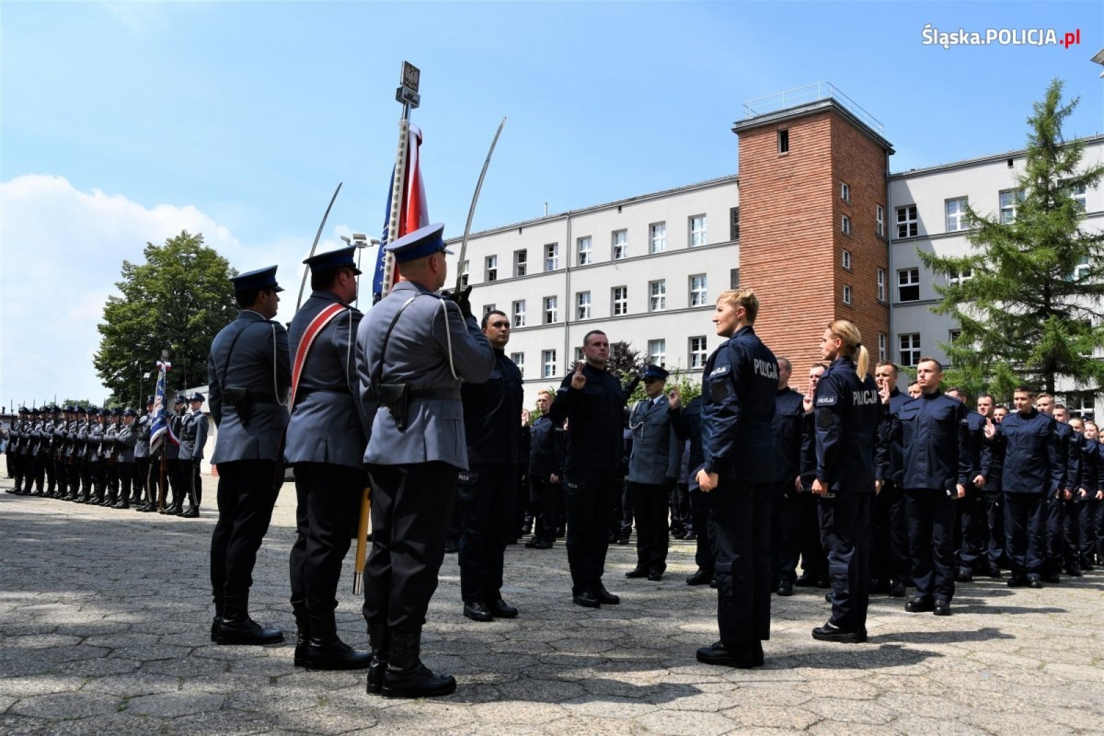 Zdjęcie w galerii na portalu naszwodzislaw.com: Nowi funkcjonariusze złożyli ślubowanie. Na kolejnych czekają wakaty wiadomości z regionu