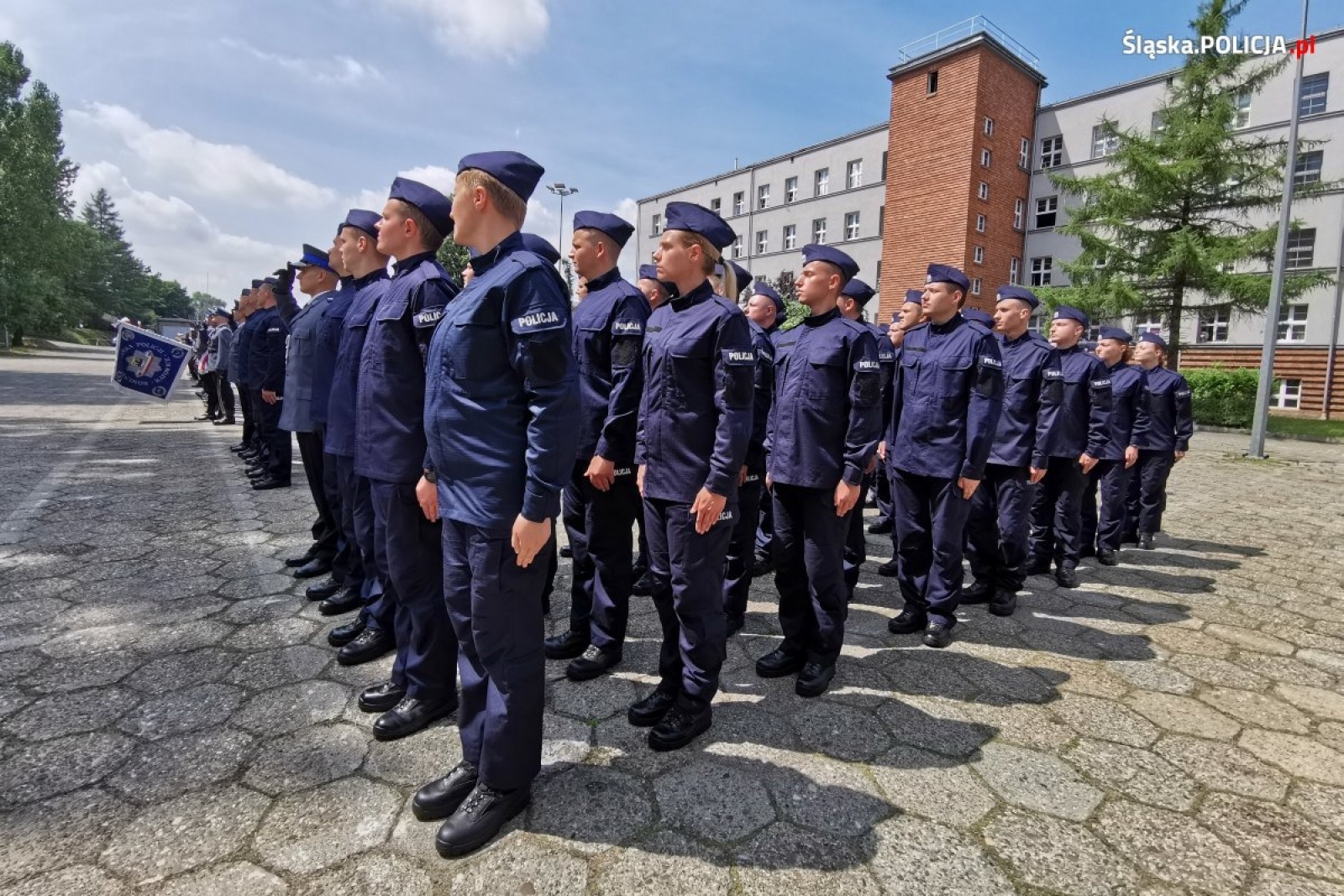 Zdjęcie w galerii na portalu naszwodzislaw.com: Nowi funkcjonariusze złożyli ślubowanie. Na kolejnych czekają wakaty wiadomości z regionu
