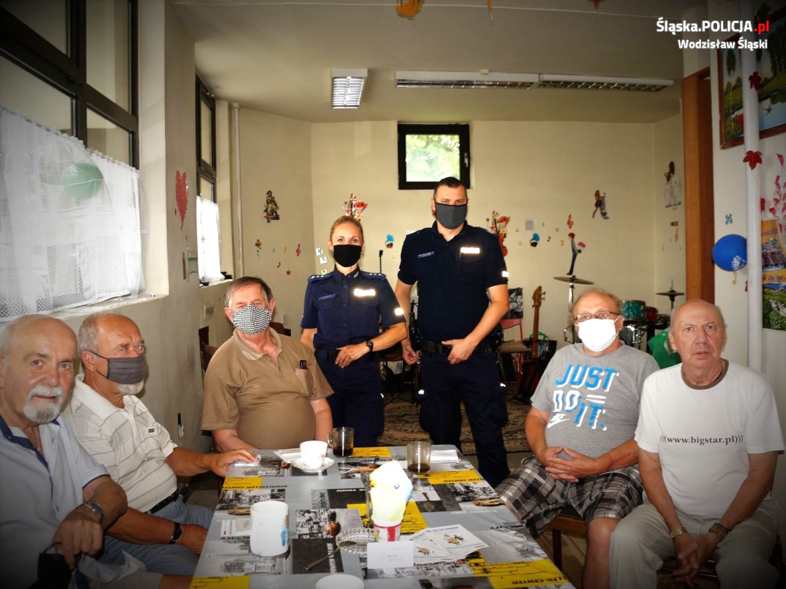 Zdjęcie w galerii na portalu naszwodzislaw.com: Policjanci odwiedzili wodzisławskich seniorów wiadomości z regionu