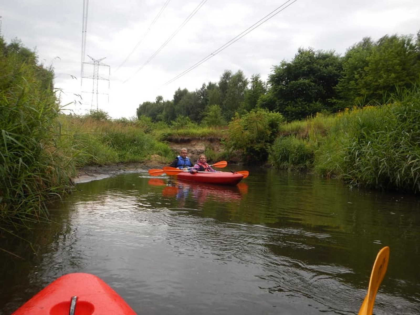 Zdjęcie w galerii na portalu naszwodzislaw.com: Zarażamy radością. Spływy kajakowe z Gminnym Ośrodkiem Sportu w Mszanie wiadomości z regionu