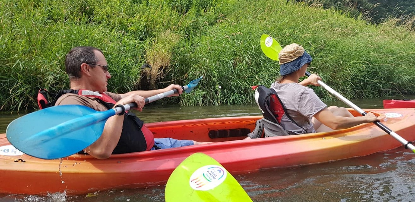 Zdjęcie w galerii na portalu naszwodzislaw.com: Zarażamy radością. Spływy kajakowe z Gminnym Ośrodkiem Sportu w Mszanie wiadomości z regionu
