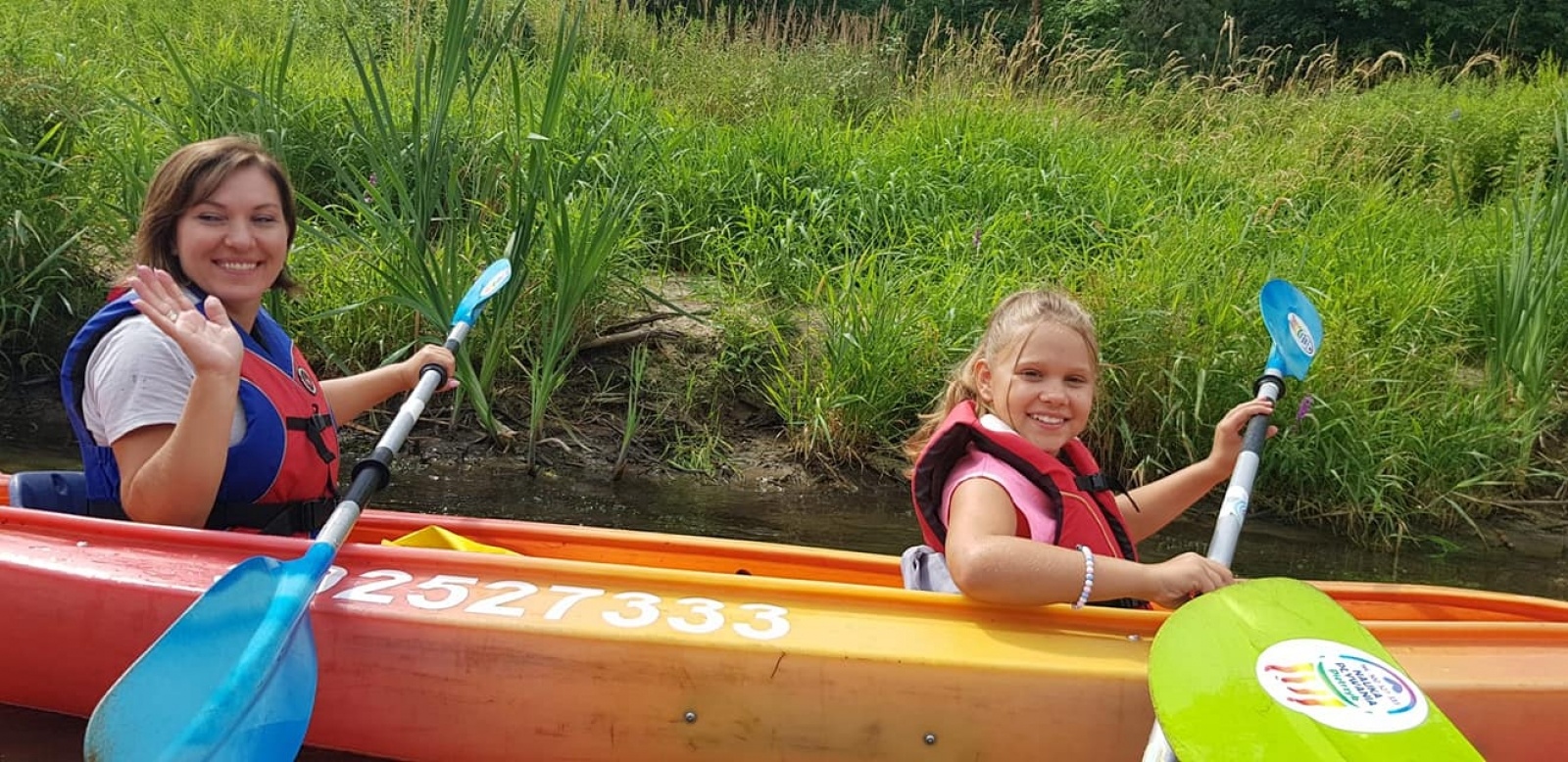 Zdjęcie w galerii na portalu naszwodzislaw.com: Zarażamy radością. Spływy kajakowe z Gminnym Ośrodkiem Sportu w Mszanie wiadomości z regionu