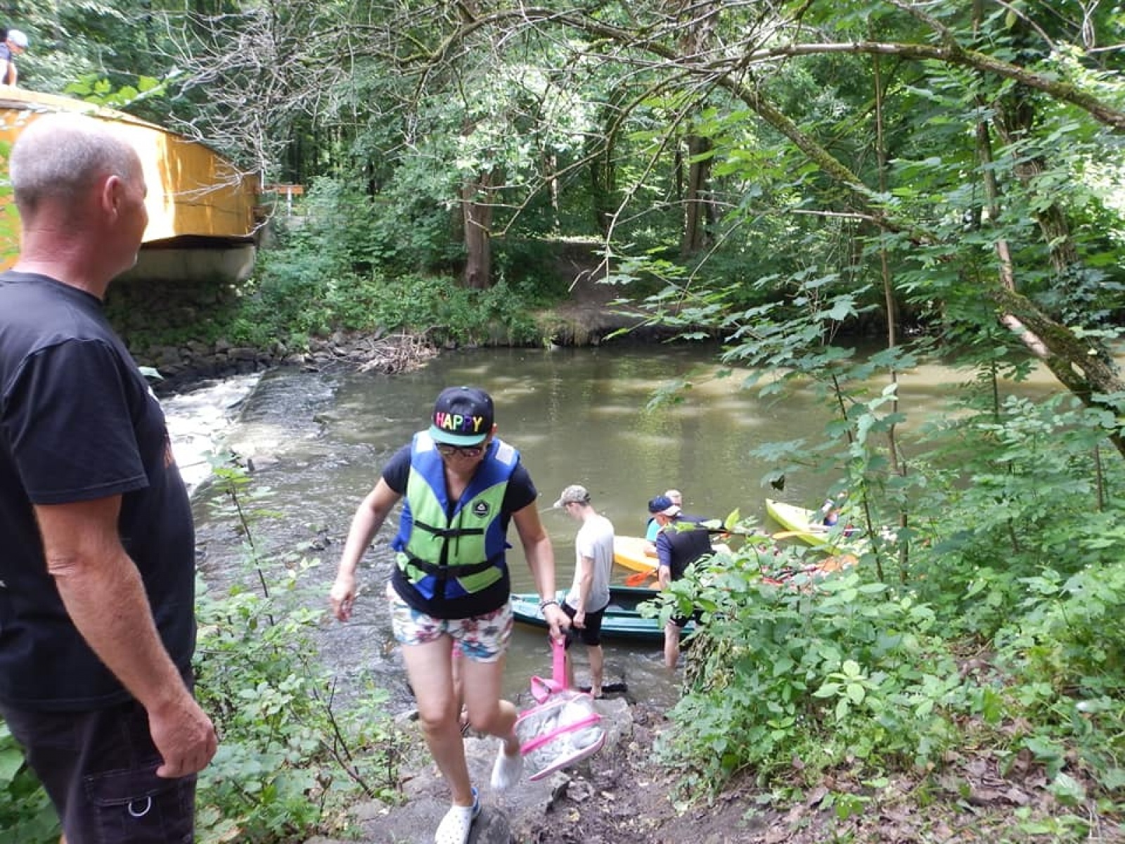 Zdjęcie w galerii na portalu naszwodzislaw.com: Zarażamy radością. Spływy kajakowe z Gminnym Ośrodkiem Sportu w Mszanie wiadomości z regionu