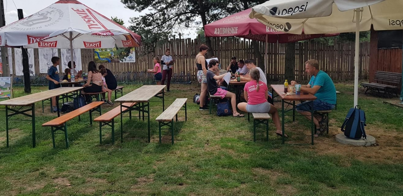 Zdjęcie w galerii na portalu naszwodzislaw.com: Zarażamy radością. Spływy kajakowe z Gminnym Ośrodkiem Sportu w Mszanie wiadomości z regionu