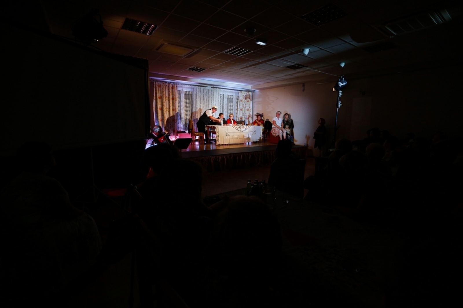 Zdjęcie w galerii na portalu naszwodzislaw.com: Ach, co to był za ślub! Tradycyjne śląskie wesele w Mszanie [FOTO] wiadomości z regionu