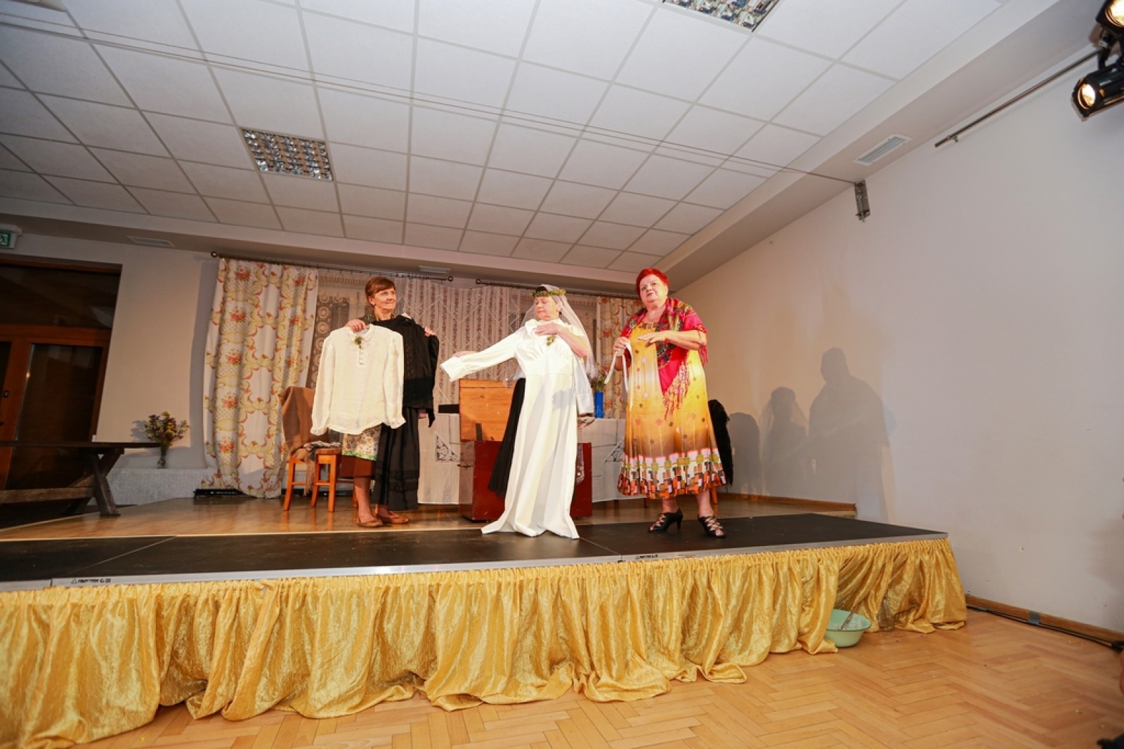 Zdjęcie w galerii na portalu naszwodzislaw.com: Ach, co to był za ślub! Tradycyjne śląskie wesele w Mszanie [FOTO] wiadomości z regionu