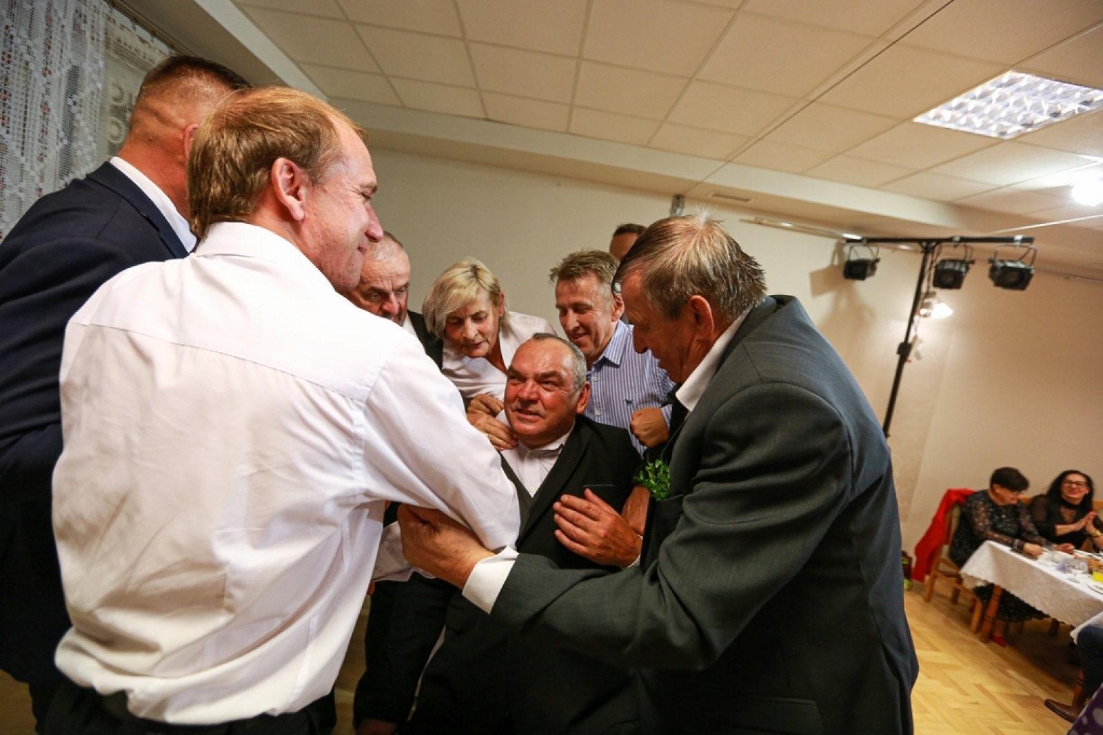 Zdjęcie w galerii na portalu naszwodzislaw.com: Ach, co to był za ślub! Tradycyjne śląskie wesele w Mszanie [FOTO] wiadomości z regionu