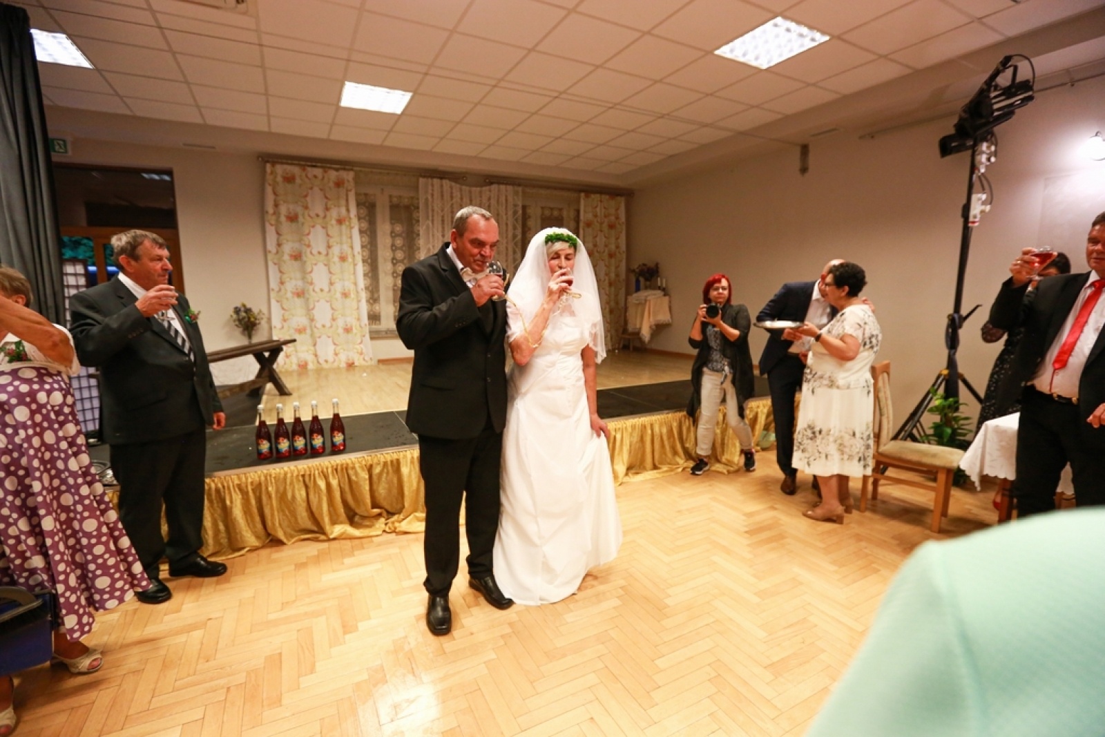 Zdjęcie w galerii na portalu naszwodzislaw.com: Ach, co to był za ślub! Tradycyjne śląskie wesele w Mszanie [FOTO] wiadomości z regionu