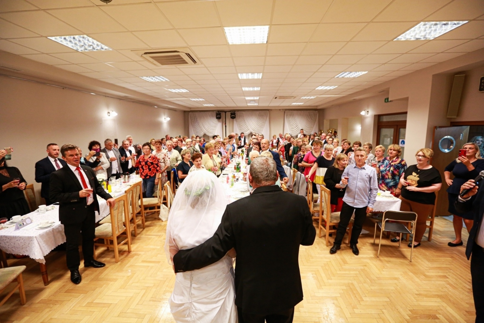 Zdjęcie w galerii na portalu naszwodzislaw.com: Ach, co to był za ślub! Tradycyjne śląskie wesele w Mszanie [FOTO] wiadomości z regionu