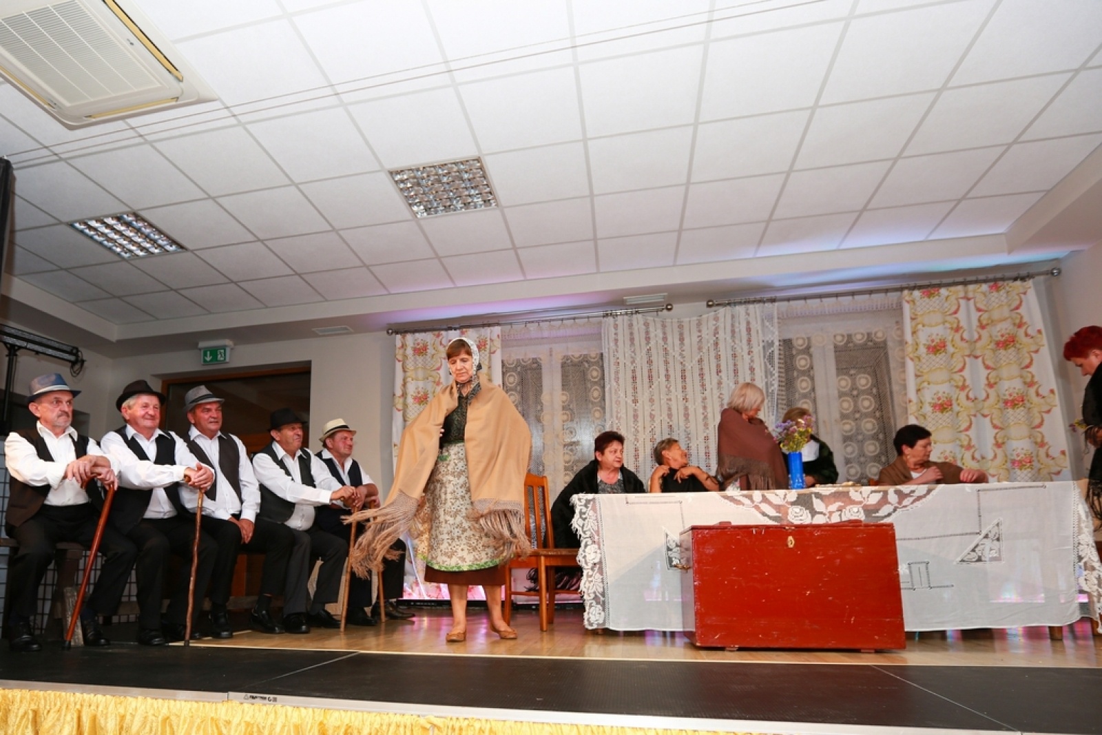 Zdjęcie w galerii na portalu naszwodzislaw.com: Ach, co to był za ślub! Tradycyjne śląskie wesele w Mszanie [FOTO] wiadomości z regionu