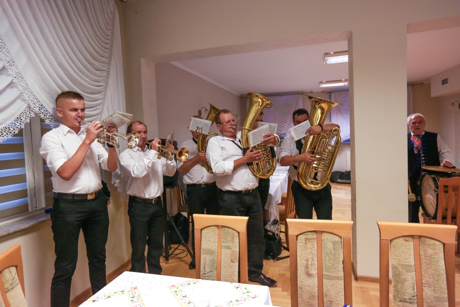 Zdjęcie w galerii na portalu naszwodzislaw.com: Ach, co to był za ślub! Tradycyjne śląskie wesele w Mszanie [FOTO] wiadomości z regionu