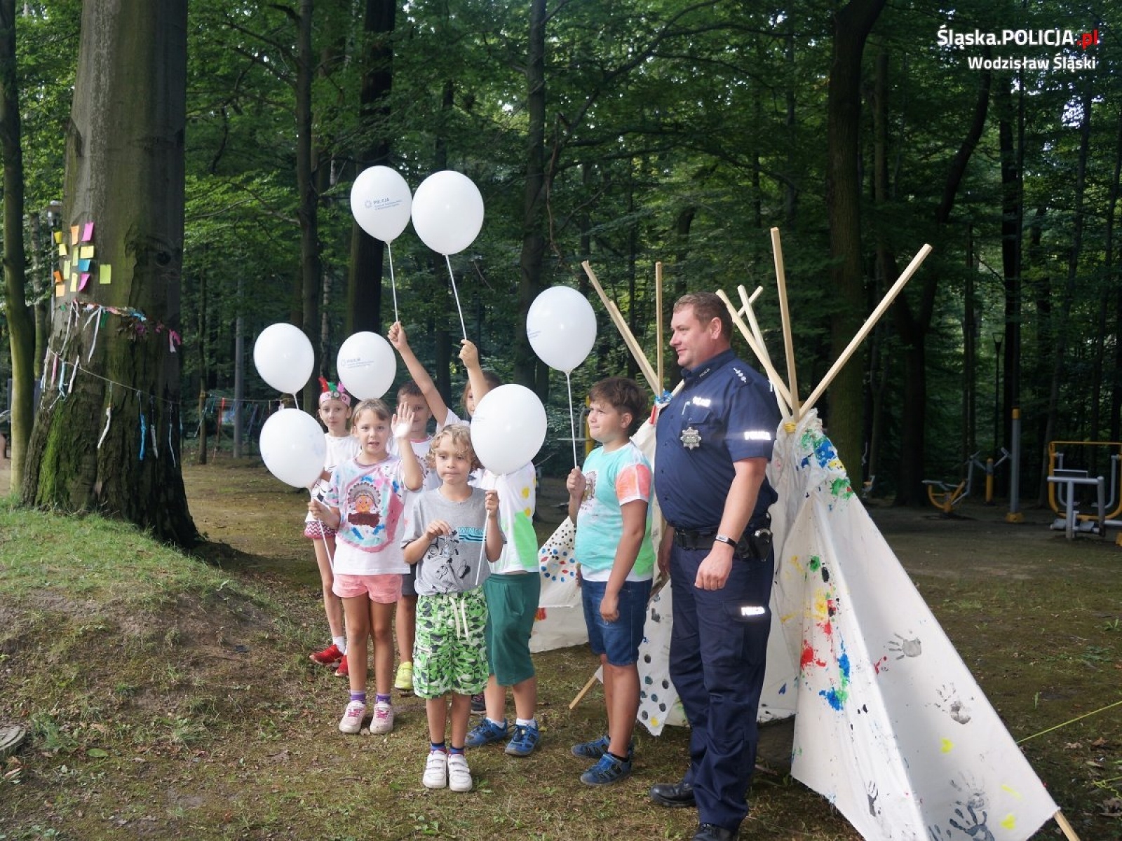 Zdjęcie w galerii na portalu naszwodzislaw.com: Spotkanie z dzielnicowym w indiańskich klimatach wiadomości z regionu